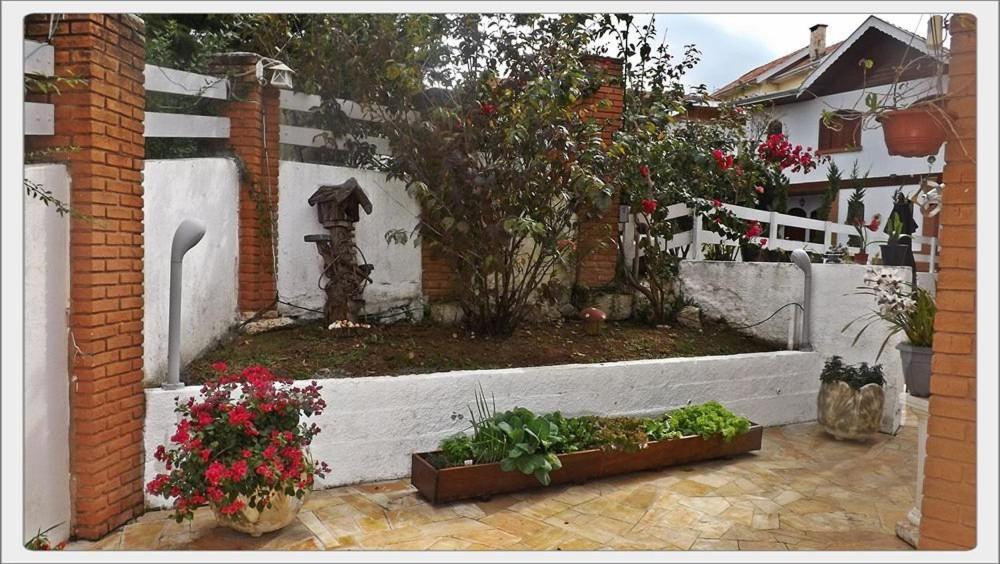 Pousada Das Rosas - Campos do Jordao — Fotos 2